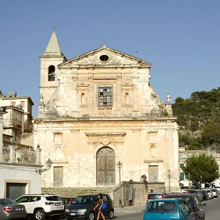 Il Gelsomino לינה וארוחת בוקר 3*