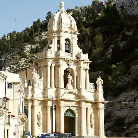 Il Gelsomino לינה וארוחת בוקר שיקלי